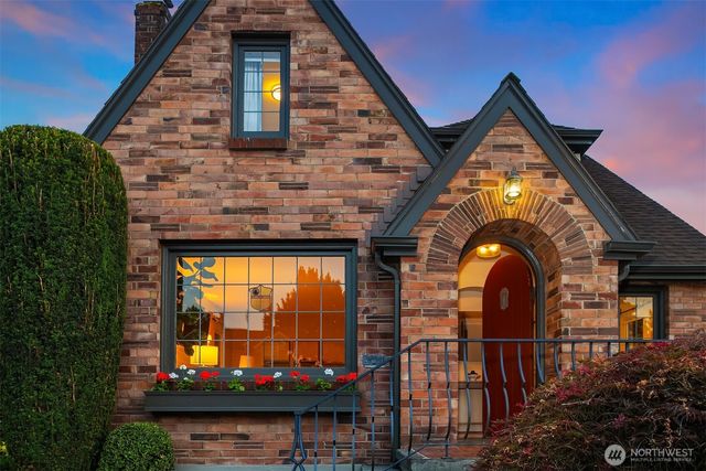 4319 NE 44th Street, Seattle, WA 98105