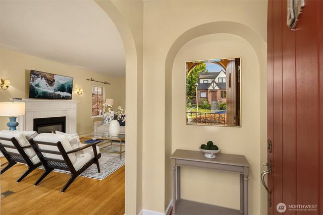 4319 NE 44th Street, Seattle, WA 98105