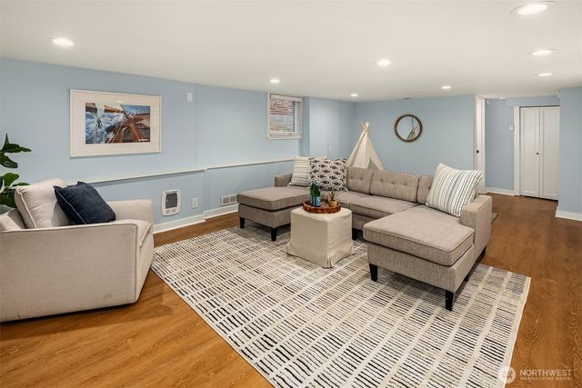 4319 NE 44th Street, Seattle, WA 98105