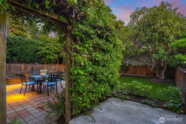 4319 NE 44th Street, Seattle, WA 98105