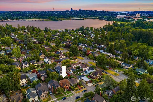 4319 NE 44th Street, Seattle, WA 98105
