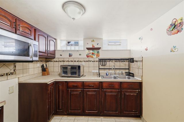 6935 Ternes, Dearborn, MI 48126