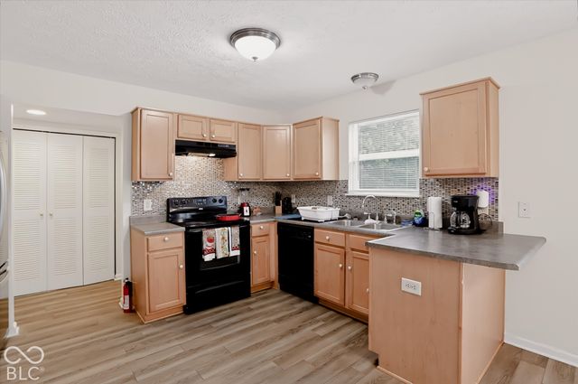 11915 Newcastle Drive, Indianapolis, IN 46235