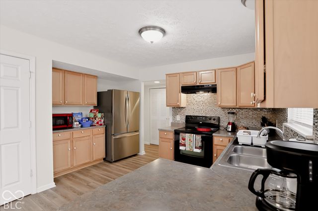 11915 Newcastle Drive, Indianapolis, IN 46235