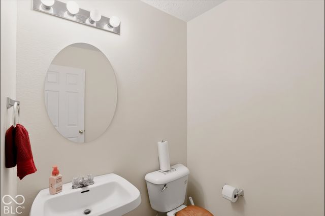 11915 Newcastle Drive, Indianapolis, IN 46235