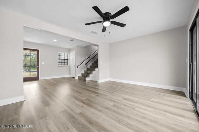 5695 HYDE PARK Circle, Jacksonville, FL 32210