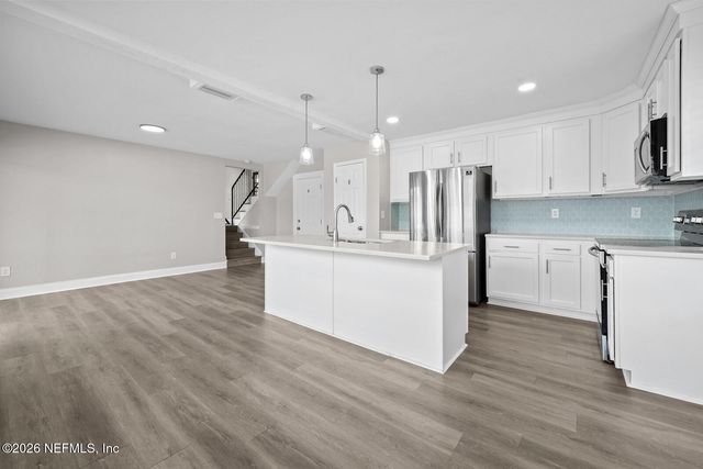 5695 HYDE PARK Circle, Jacksonville, FL 32210