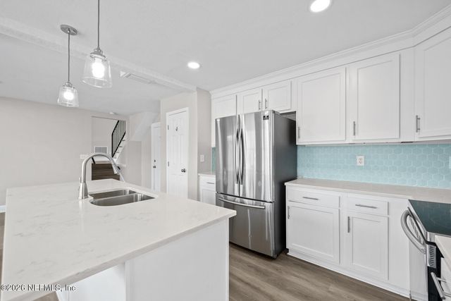 5695 HYDE PARK Circle, Jacksonville, FL 32210