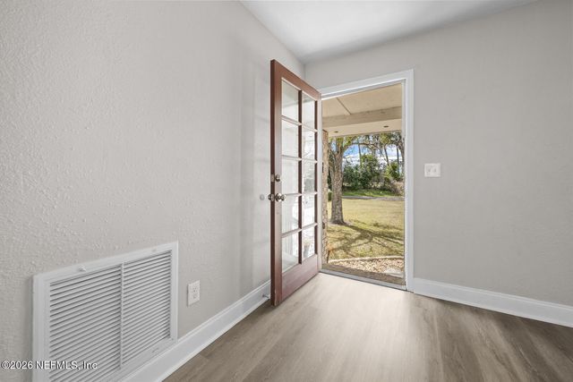 5695 HYDE PARK Circle, Jacksonville, FL 32210