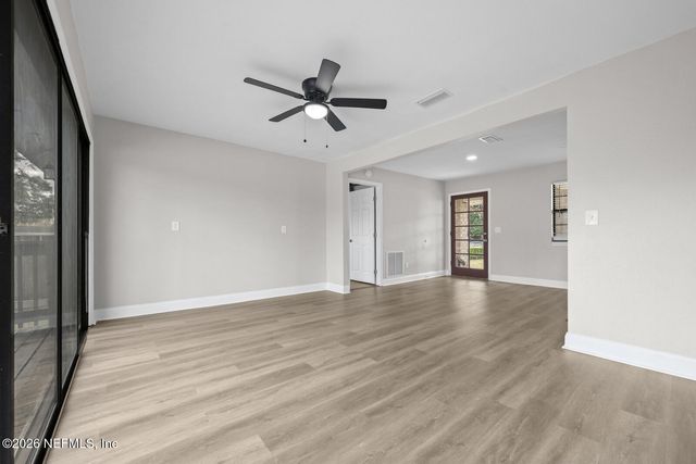 5695 HYDE PARK Circle, Jacksonville, FL 32210