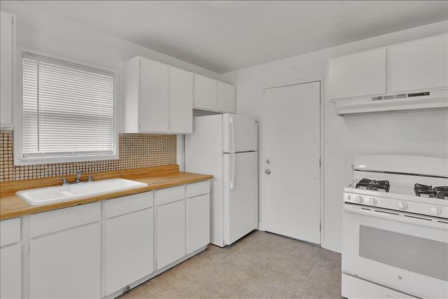 6321 37th Ave, Sacramento, CA 95824