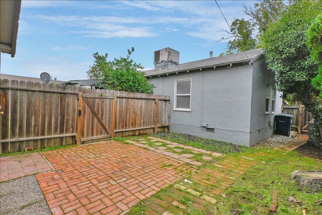 6321 37th Ave, Sacramento, CA 95824