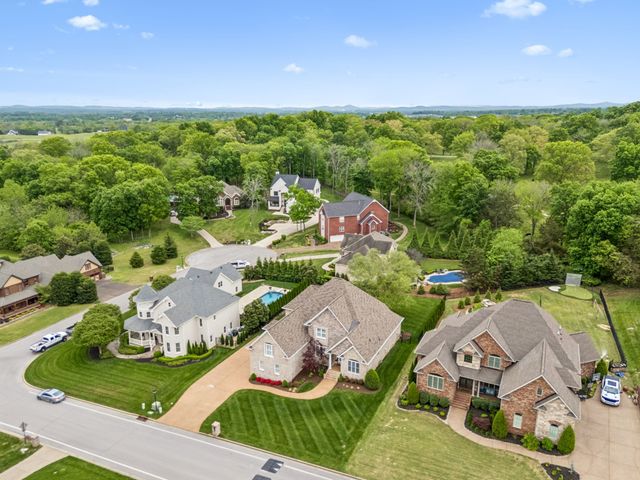 548 Ridgecrest Ln, Lebanon, TN 37087