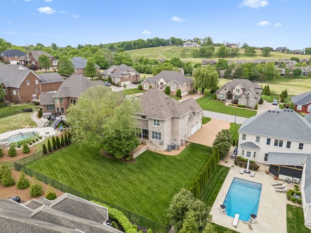 548 Ridgecrest Ln, Lebanon, TN 37087