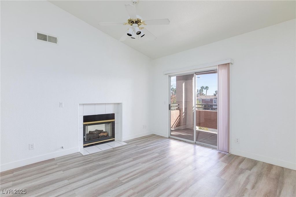 7701 Himalayas Avenue 204, Las Vegas, NV 89128