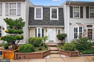 8530 SOUTHLAWN CT, Alexandria, VA 22309
