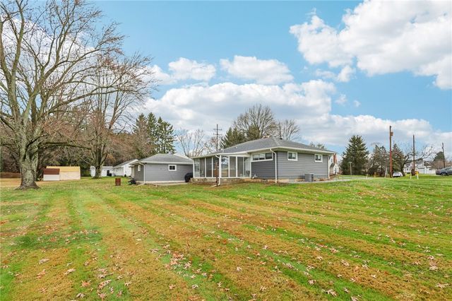 2001 Line Rd, Neshannock Twp, PA 16105