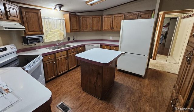 655 Park View, Clio, MI 48420