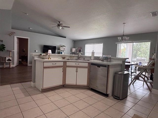 1004 CHATEAU CIRCLE, Minneola, FL 34715