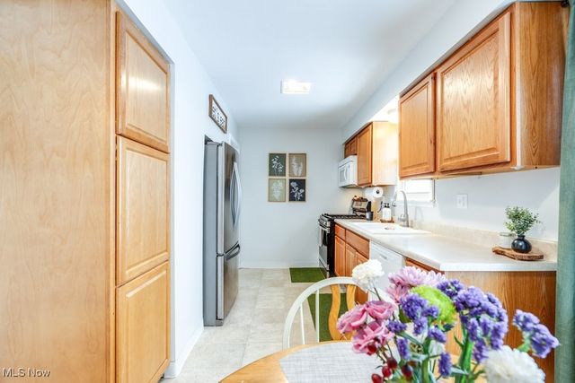 5767 W 46th Street, Parma, OH 44134