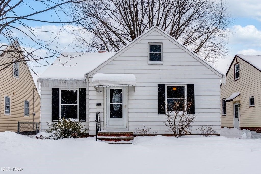 5767 W 46th Street, Parma, OH 44134