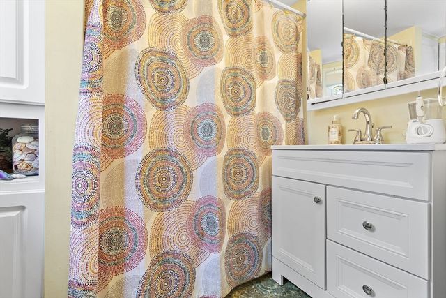 58 Sachem St, Billerica, MA 01821