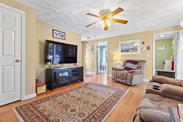58 Sachem St, Billerica, MA 01821