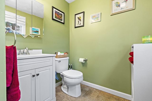 58 Sachem St, Billerica, MA 01821