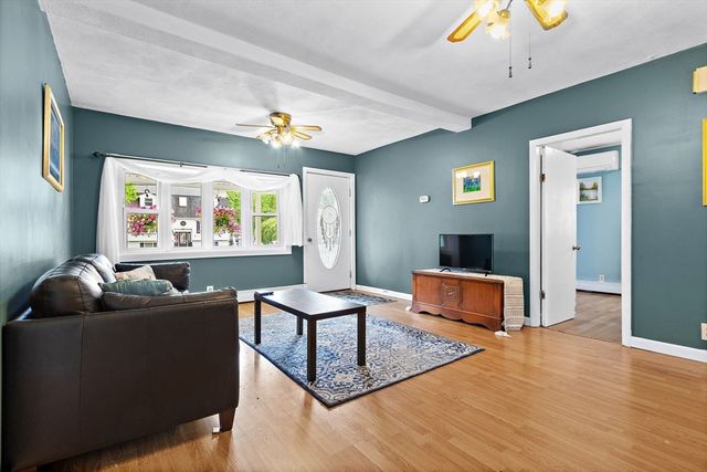 58 Sachem St, Billerica, MA 01821