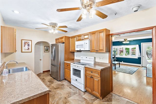 58 Sachem St, Billerica, MA 01821