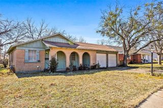 724 E Mustang Street, Crowley, TX 76036