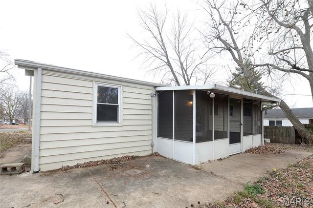 1980 Parker Road, Florissant, MO 63033