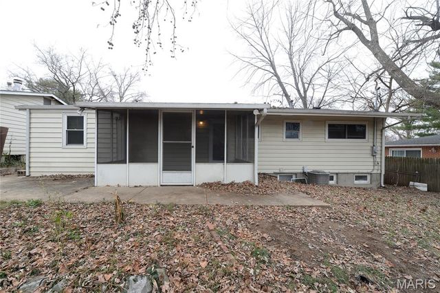 1980 Parker Road, Florissant, MO 63033