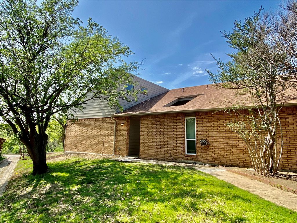 2023 Springwood Place A, Carrollton, TX 75006