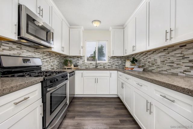 9475 Mast Blvd., Santee, CA 92071