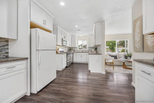 9475 Mast Blvd., Santee, CA 92071