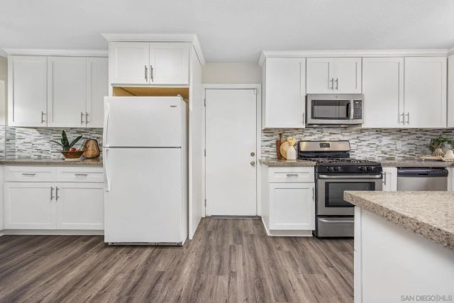 9475 Mast Blvd., Santee, CA 92071