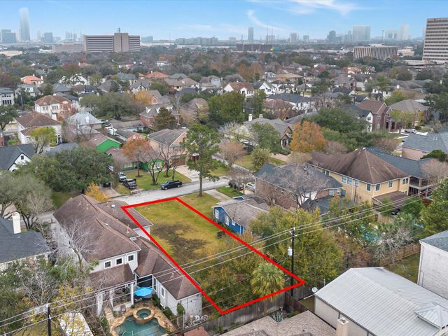 4921 Chestnut Street, Bellaire, TX 77401