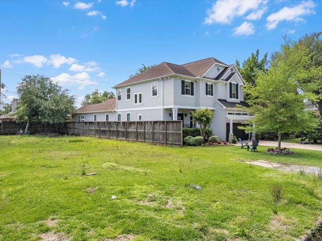 4921 Chestnut Street, Bellaire, TX 77401