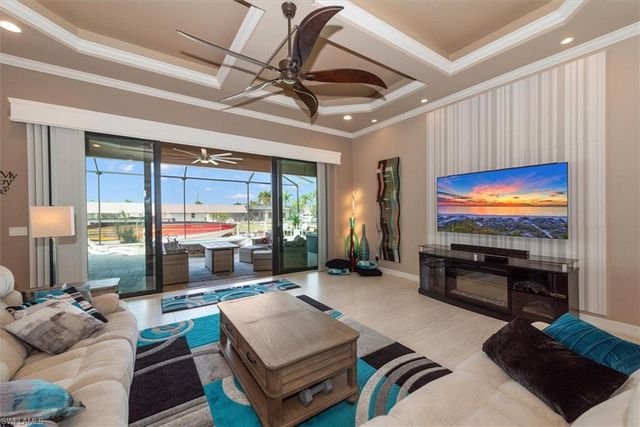 5338 Del Monte CT, Cape Coral, FL 33904