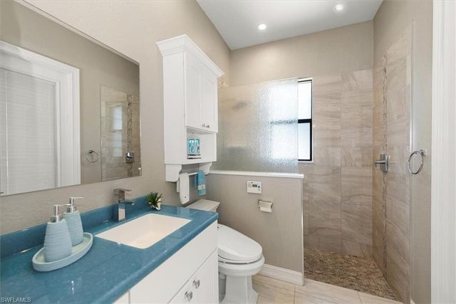 5338 Del Monte CT, Cape Coral, FL 33904