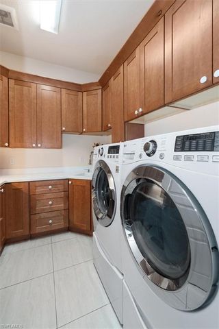 5338 Del Monte CT, Cape Coral, FL 33904