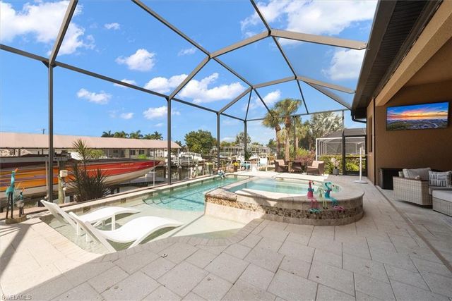 5338 Del Monte CT, Cape Coral, FL 33904