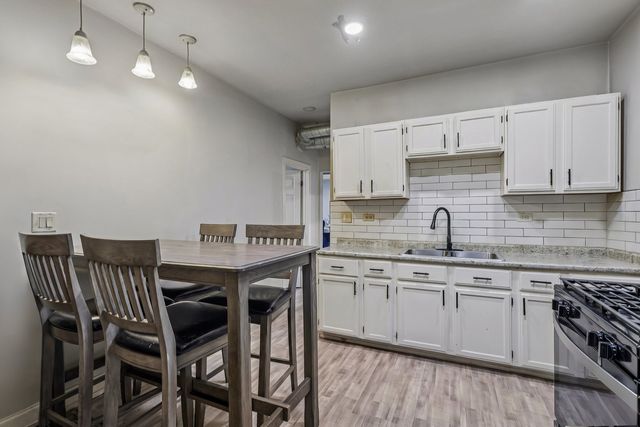 956 N TRUMBULL Avenue, Chicago, IL 60651