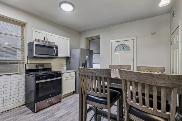 956 N TRUMBULL Avenue, Chicago, IL 60651