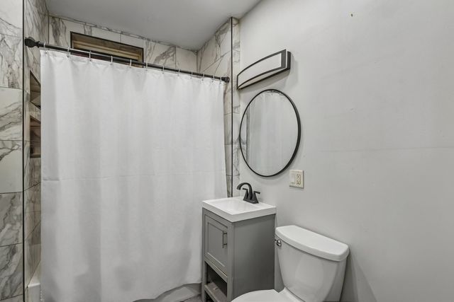 956 N TRUMBULL Avenue, Chicago, IL 60651