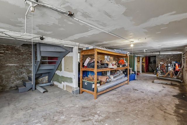 956 N TRUMBULL Avenue, Chicago, IL 60651