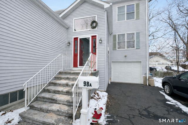 98 Scofield Avenue, Stamford, CT 06906