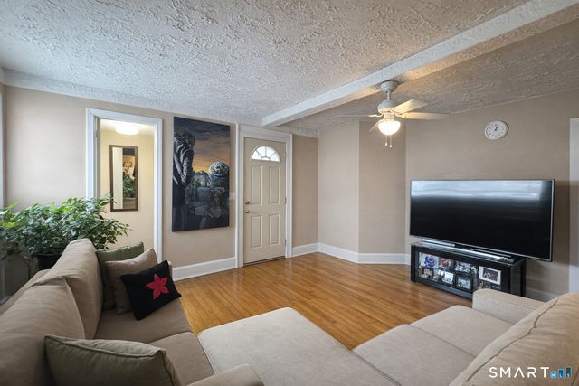 98 Scofield Avenue, Stamford, CT 06906