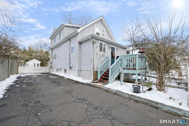 98 Scofield Avenue, Stamford, CT 06906
